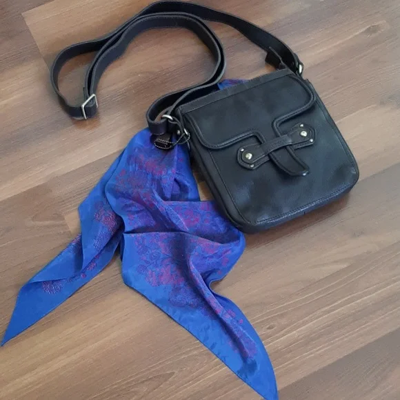 HEDGREN Brown Leather Crossbody Bag - Adjustable Strap - Great Condition - Picture 4 of 15